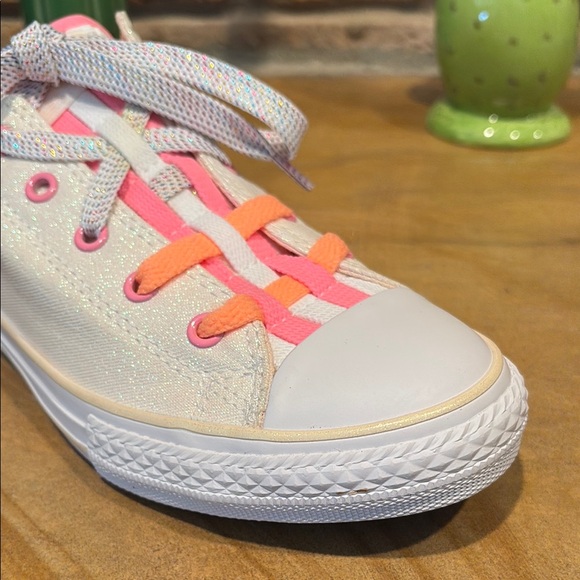 MOVING SALE: NWT’s Converse CTAS Loopholes OX Sneakers 👟! - Picture 5 of 9